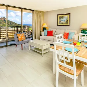 Apartment Diamond Head & Ocean View Gem Near Waikiki Beach, Parking's On Us, Honolulu